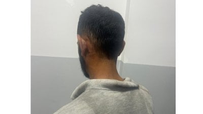 بعد إقدامه على سرقة 