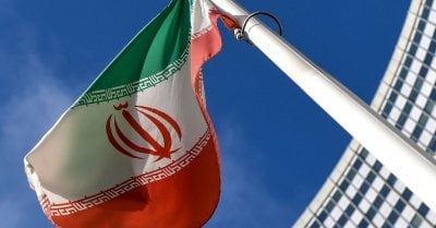 إيران تنفي أي محادثات مباشرة مع واشنطن وتنتقد أداء الوكالة الدولية