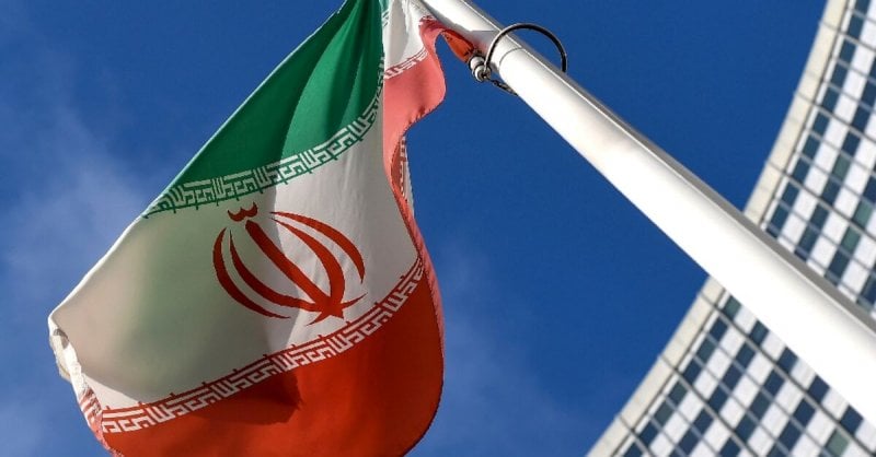 إيران تنفي أي محادثات مباشرة مع واشنطن وتنتقد أداء الوكالة الدولية