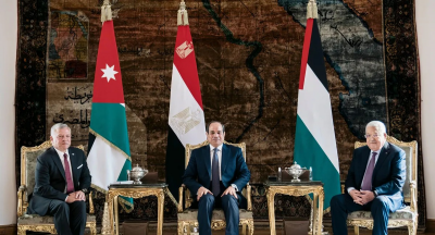 الملك عبد الله والسيسي لعباس: نرفض احتلال غزة ونحذّر من تداعياته