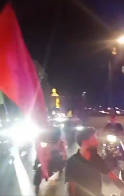 مشاهدٌ توثق وصول مسيرات 