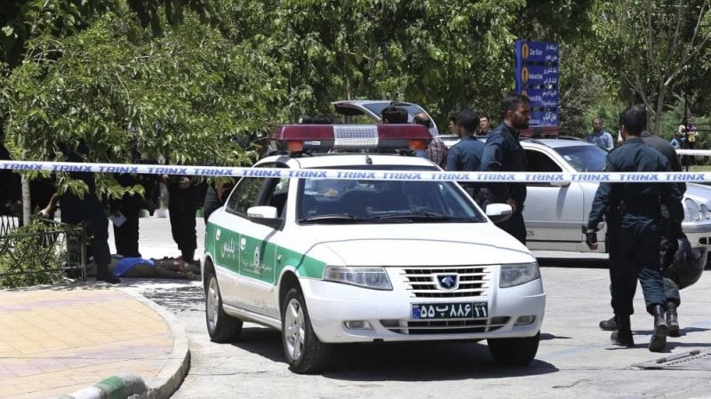 "جيش العدل" يهاجم مركز شرطة في إيران... قتلى وجرحى


