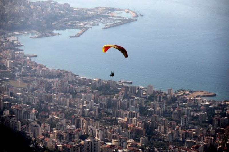  حادثة جديدة في جونية... طيار شراعي ينجو بأعجوبة!