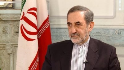 مستشار خامنئي: إيران تعارض قرار الحكومة اللبنانية بنزع سلاح حزب الله