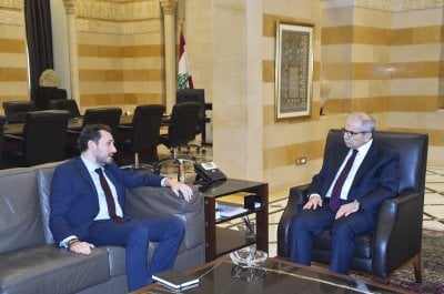 سلام يبحث المستجدات مع القائم بالأعمال الفرنسي ويواكب خطط الاستثمار