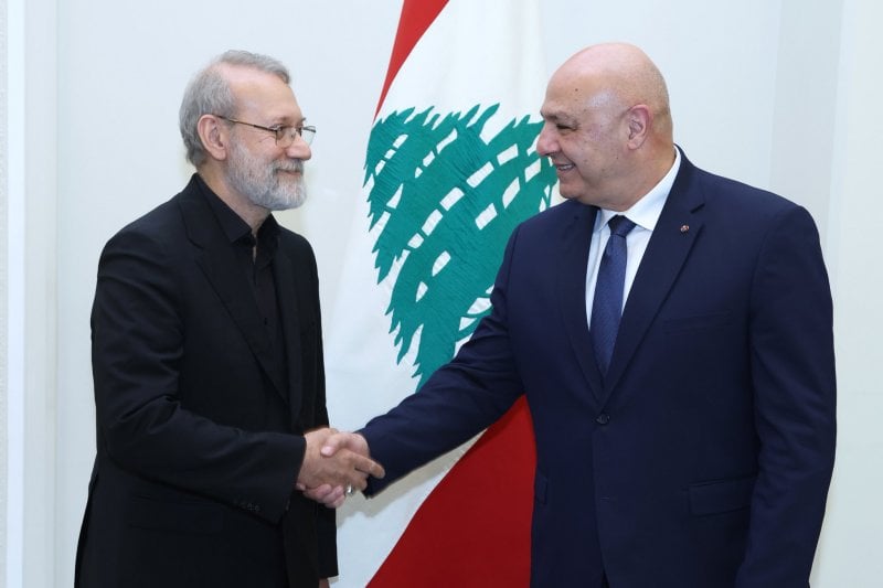 تفاصيل لقاء بعبدا... رسائلٌ متبادلة بين عون ولاريجاني!
