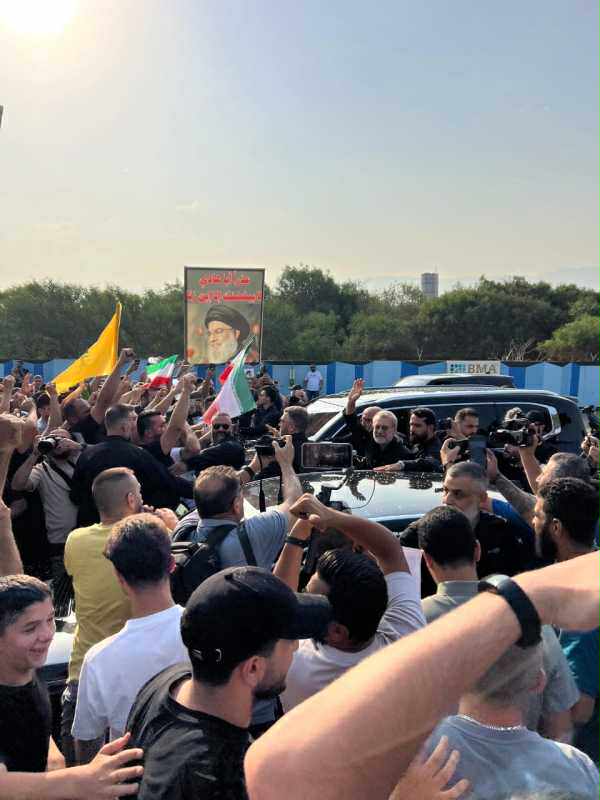 "فولكلور على طريق المطار"... ما الرسائل؟