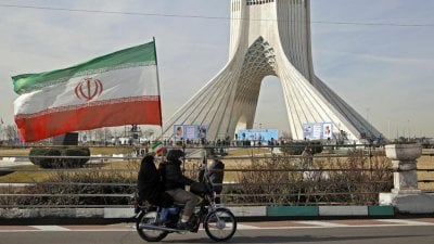 إيران توصل رسائل القوة... 