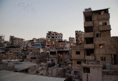 المخيم يشتعل… والسلاح محل جدل
