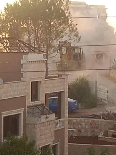 مسيّرة إسرائيلية تستهدف حفّارة عند أطراف عيترون