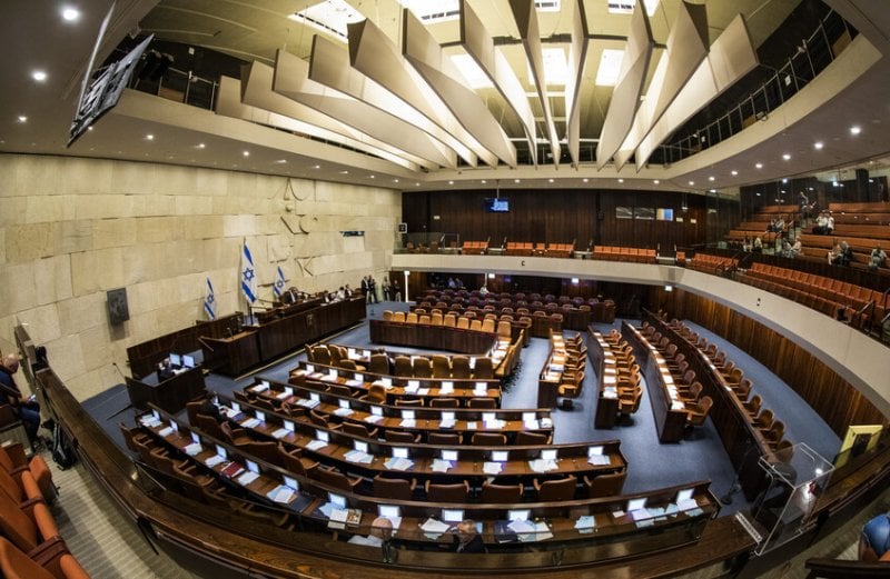 رئيس الكنيست: أقيموا الدولة الفلسطينية في لندن أو باريس