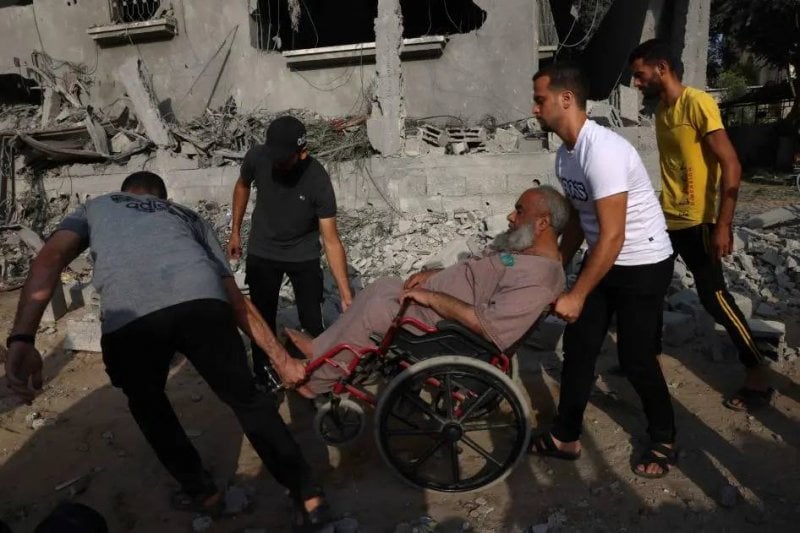 إسرائيل تستعد للتوغل... والفلسطينيون يغادرون أحياء غزة