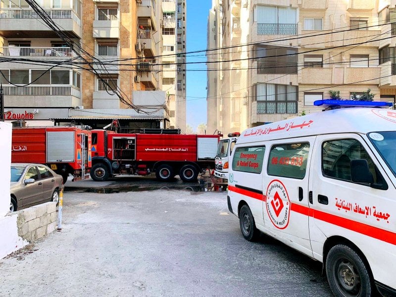  حريق كبير داخل مستودع شمالًا... وحالتا اختناق!
