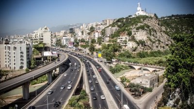 مأساة في الزوق… عشرينية لقيت مصرعها تحت عجلات شاحنة!
