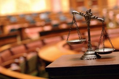بعد نصف قرن من حجز حرية طفلة و15 عاماً على وفاتها… حكم قضائي يُدين شقيقتين

