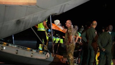 من غزة إلى ايطاليا... جنازة تتحوّل إلى تظاهرة 