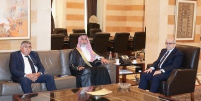 سلام يستقبل وفد العشائر العربية: دعم كامل لقرار حصر السلاح بيد الدولة