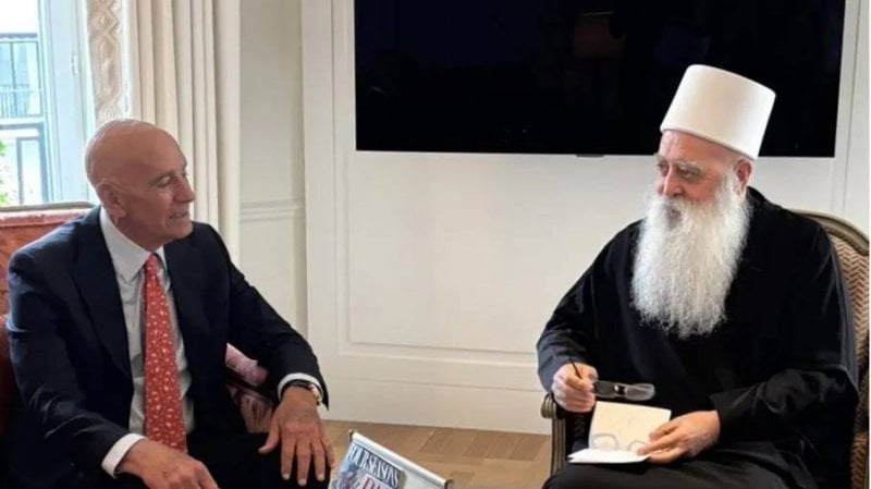 لبحث أوضاع السويداء...  باراك يلتقي زعيم دروز "إسرائيل" موفق طريف