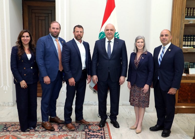 الإفراج عن الأسرى... عون: ضرورة تحقيق الانسحاب الإسرائيلي ودعم المؤسسة العسكرية