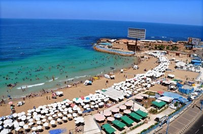 رحلة مدرسية تتحول إلى فاجعة... غرق طلاب في شاطئ الإسكندرية