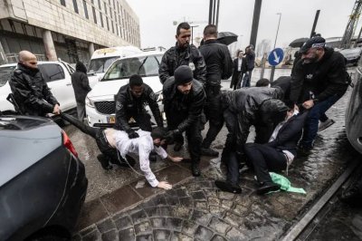 ثكنة عسكرية في المطار… إسرائيل تلاحق آلاف المتهربين من التجنيد