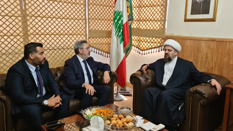 قبلان يستقبل روني ألفا: دعوة إلى وحدة اللبنانيين وخطاب الاعتدال