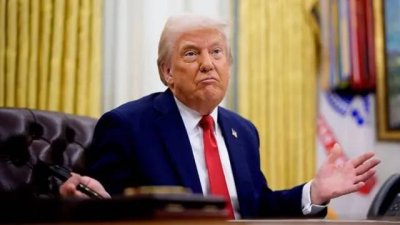 ترامب: جمع بوتين وزيلينسكي أشبه بخلط الزيت بالماء!