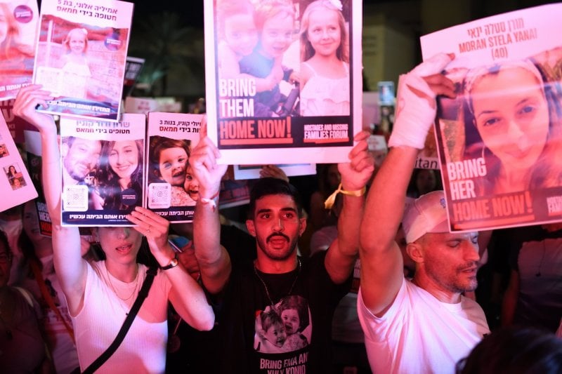 إسرائيل قلقة: رهائن في غزة بحالة حرجة... وترامب يفجّر الجدل