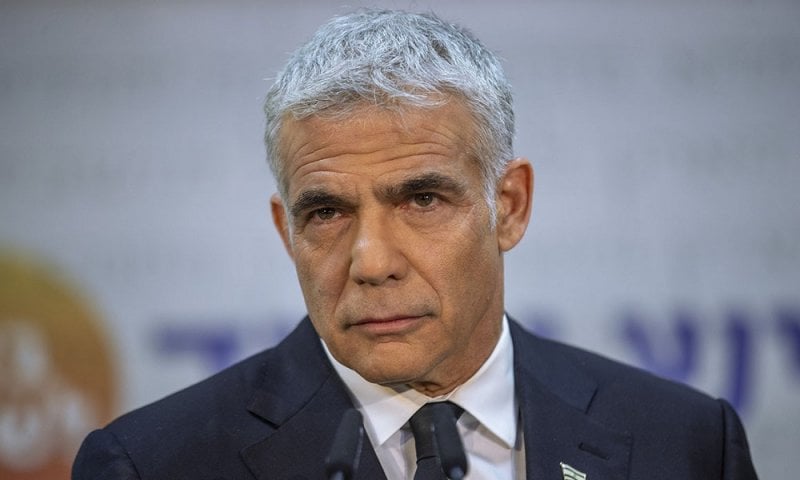 الأسرى يموتون… لابيد يهاجم نتنياهو ويرفض حكومة غانتس
