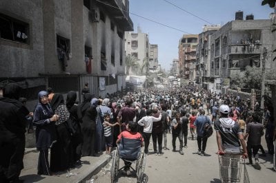 325 شاحنة مساعدات عبرت إلى غزة… أقل من 15% من المطلوب!