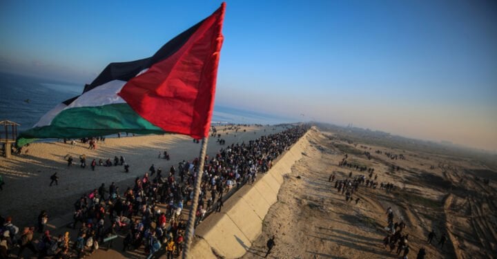 عزلة دولية متزايدة... تراجع التطبيع العربي وانهيار التأييد الشعبي في المغرب والأردن