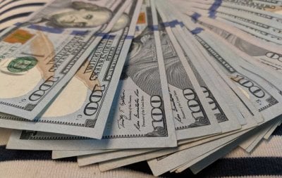  التلطي وراء الأموال المحوّلة ل