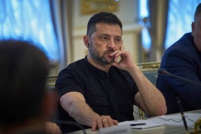  بعد تعثر الوساطات... زيلينسكي يبحث عن منصة جديدة للحوار