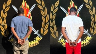 بعد سرقتهما معدّات صناعية... 