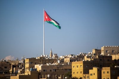 مشاجرة عائلية تتحوّل إلى جريمة مروعة… مقتل نائب أردني أسبق ونجله في عمّان