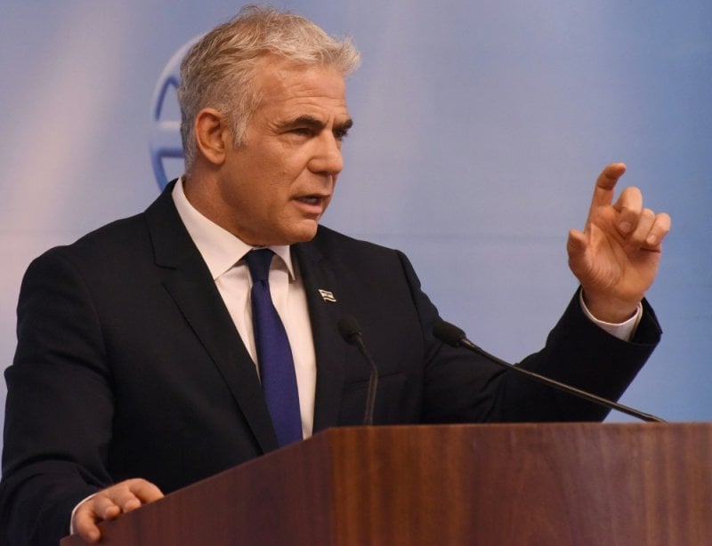 لابيد: على الحكومة إبرام اتفاق مع حماس لإطلاق الرهائن وإنهاء الحرب