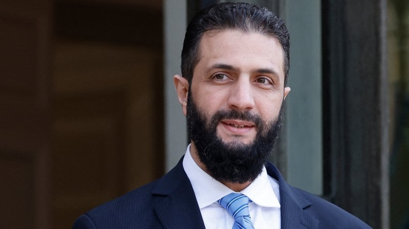 كواليس معركة حلب ونسب العائلة... تصريحات والد الشرع تثير الجدل