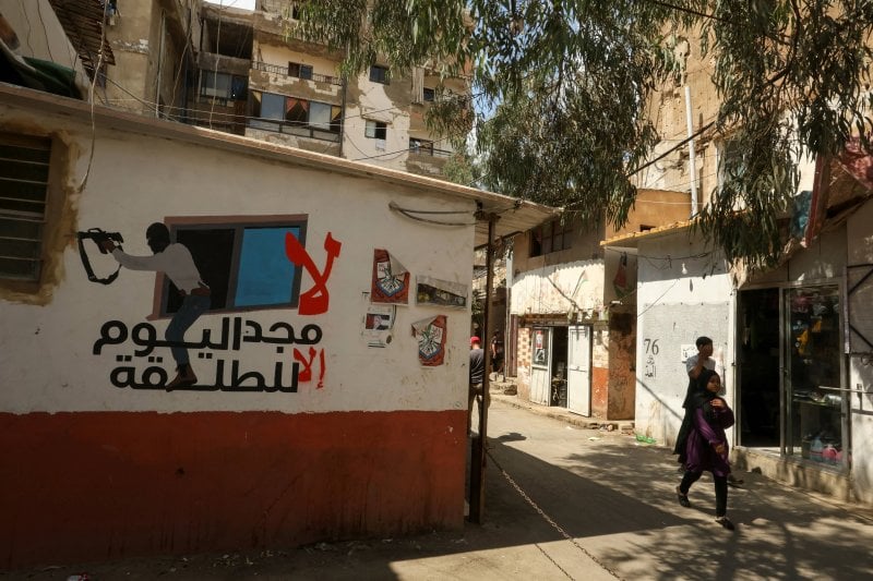 غدًا... مخيمات بيروت على موعد مع تسليم السلاح