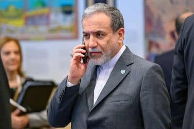 طهران تقلب الطاولة: عراقجي يواجه نتنياهو بكشف 