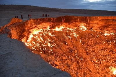 أبواب الجحيم فتحت... كارثة 