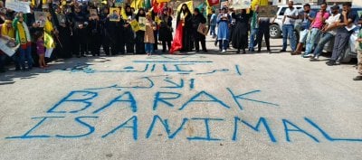 تحت وطأة التحرّكات الرافضة... باراك يُلغي زيارته إلى صور والخيام؟