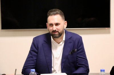 جنبلاط: نأمل أن يساهم المؤتمر في ترسيخ قيم الديمقراطية والتنمية