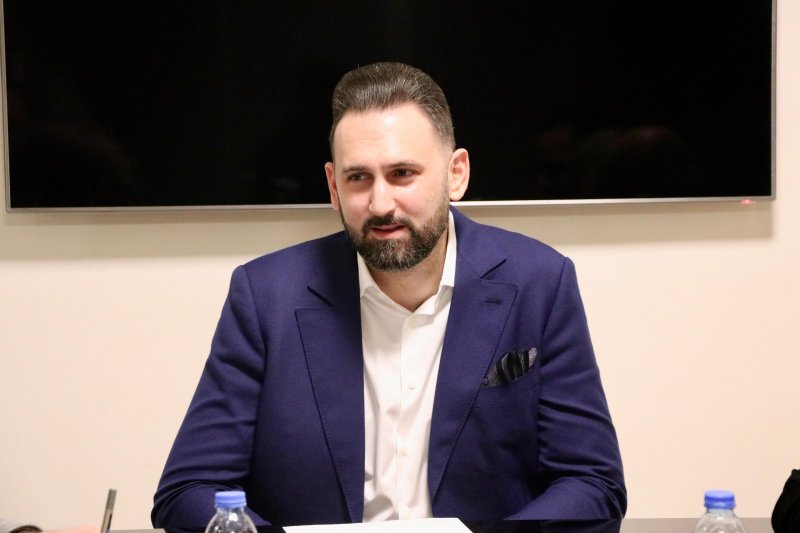 جنبلاط: نأمل أن يساهم المؤتمر في ترسيخ قيم الديمقراطية والتنمية