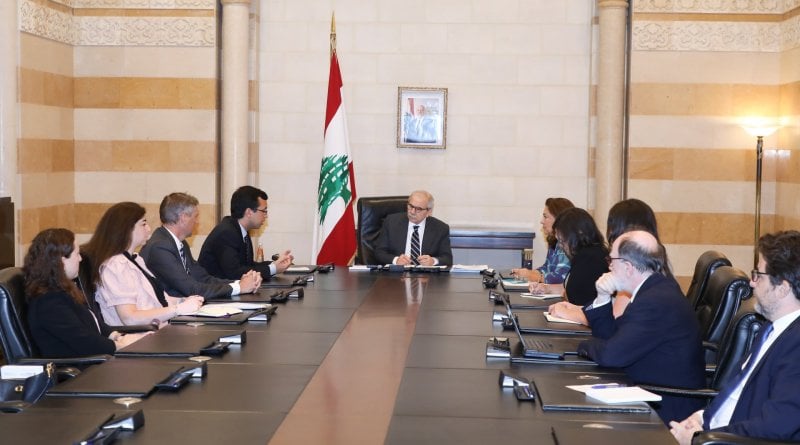 سلام يبحث مع صندوق النقد أزمة الرواتب… واتصال مع عباس حول السلاح 
