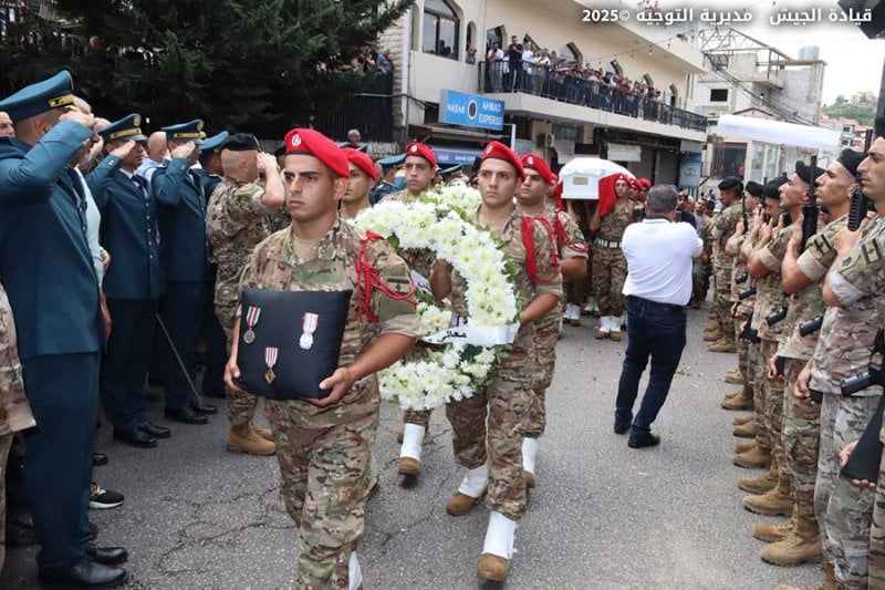 بعد انفجار الناقورة... مراسم وداع مؤثرة لشهيدَي "الجيش"