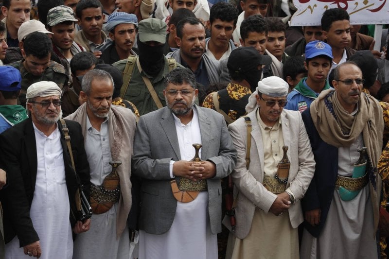 ضربة إسرائيلية تشلّ حكومة الحوثيين... وفرار قيادات الصف الأول من صنعاء