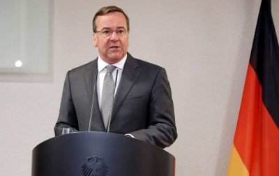وزير الدفاع الألماني ينتقد فون دير لايين: الحديث عن قوات في أوكرانيا 