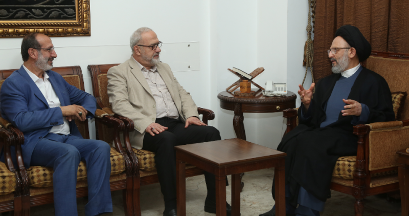 بعد السقطة الغير مبررة... لقاء الضاحية ينهي الجدل بين حزب الله ومؤسسات فضل الله