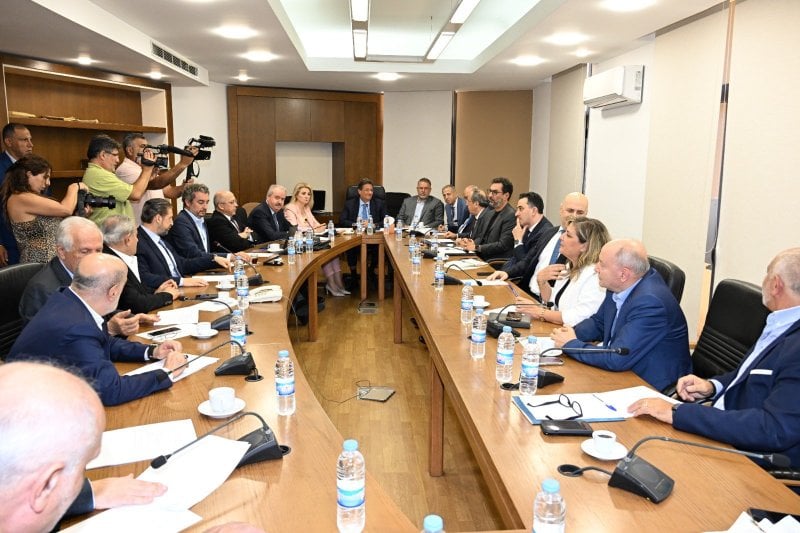 لجنة المال والموازنة تبحث الحلول المرحلية لأزمة التعويضات