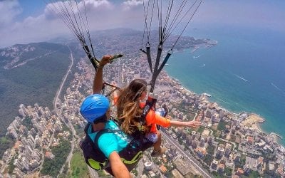 بعد تكرار الحوادث... تجميد تراخيص وتشديد على الطيران الشراعي!